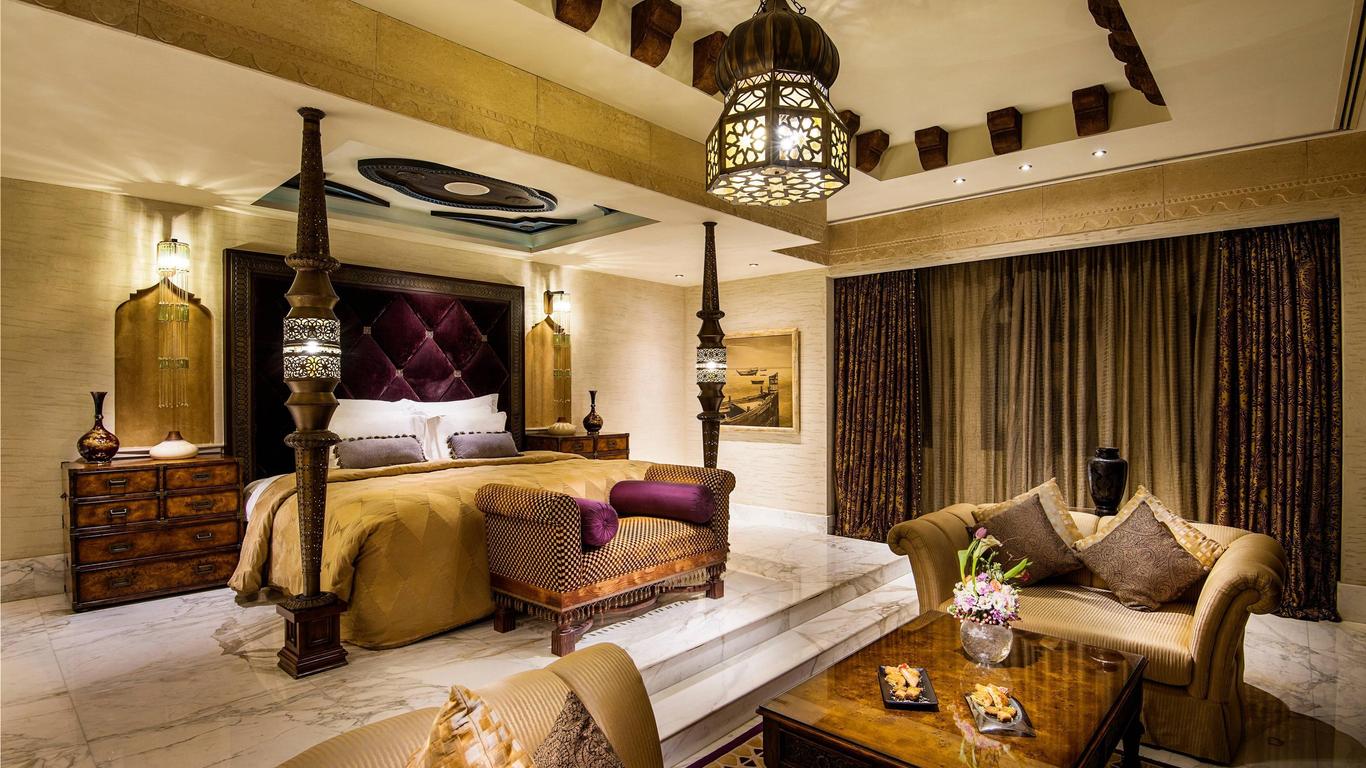 Sharq Village and Spa a Ritz-Carlton Hotel