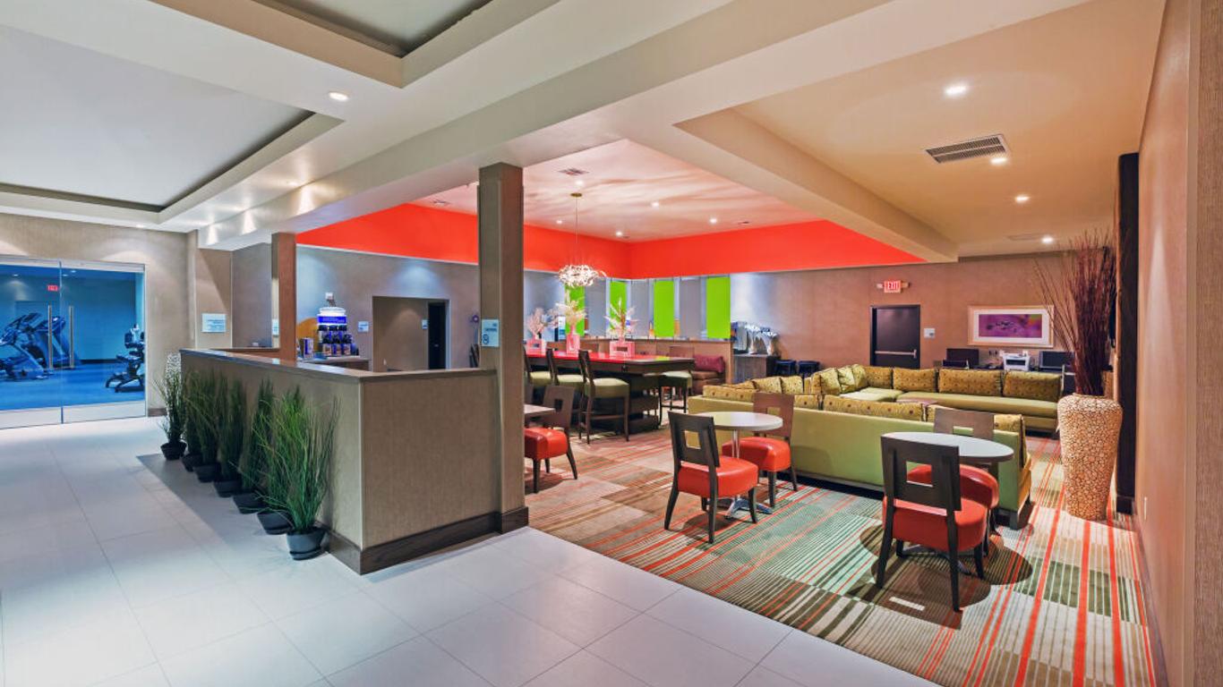 Holiday Inn Express Frisco Legacy Park Area