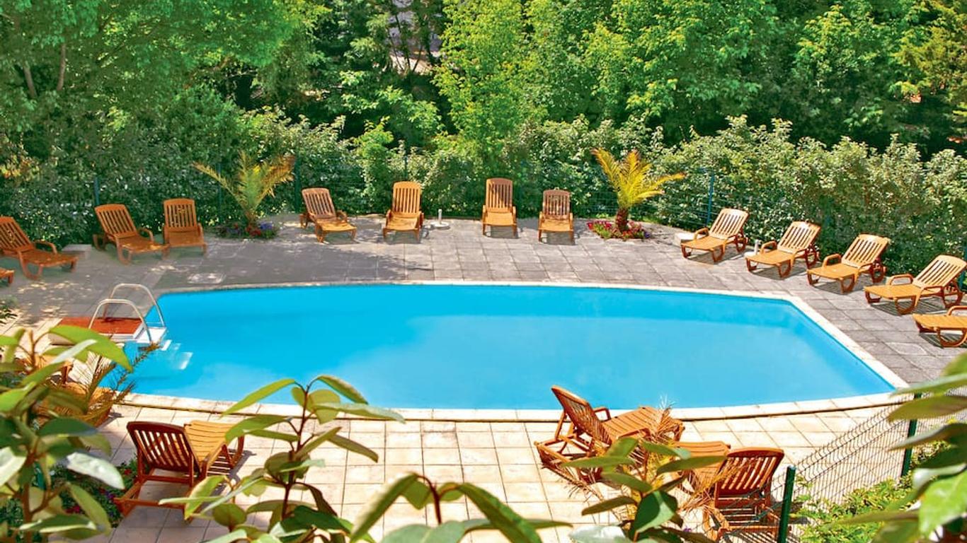 Résidence de Tourisme Vacances Bleues Villa Regina