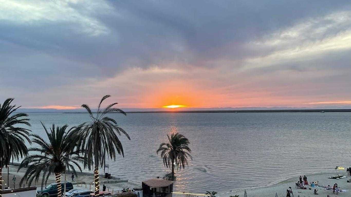 La Posada Hotel & Beach Club