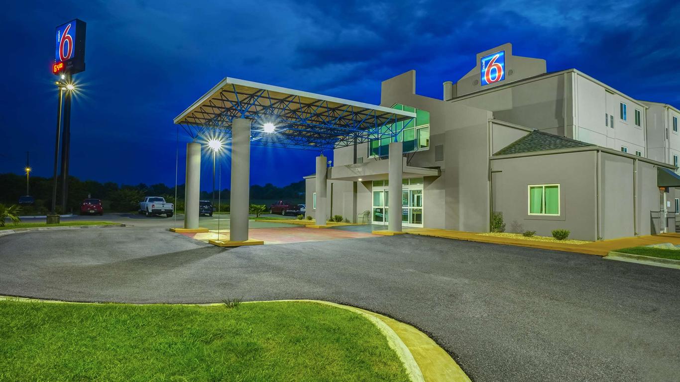 Motel 6 Montgomery Airport