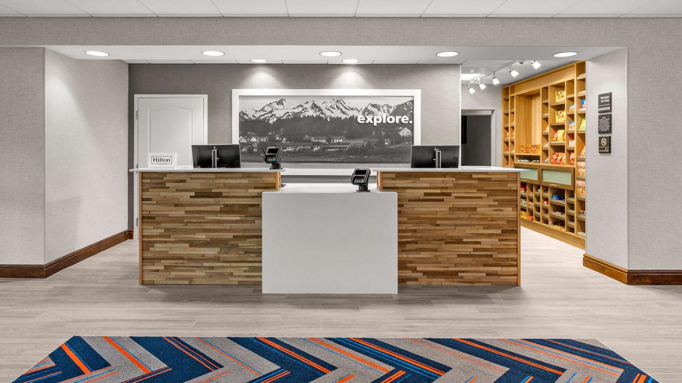 Hampton Inn & Suites Fairbanks