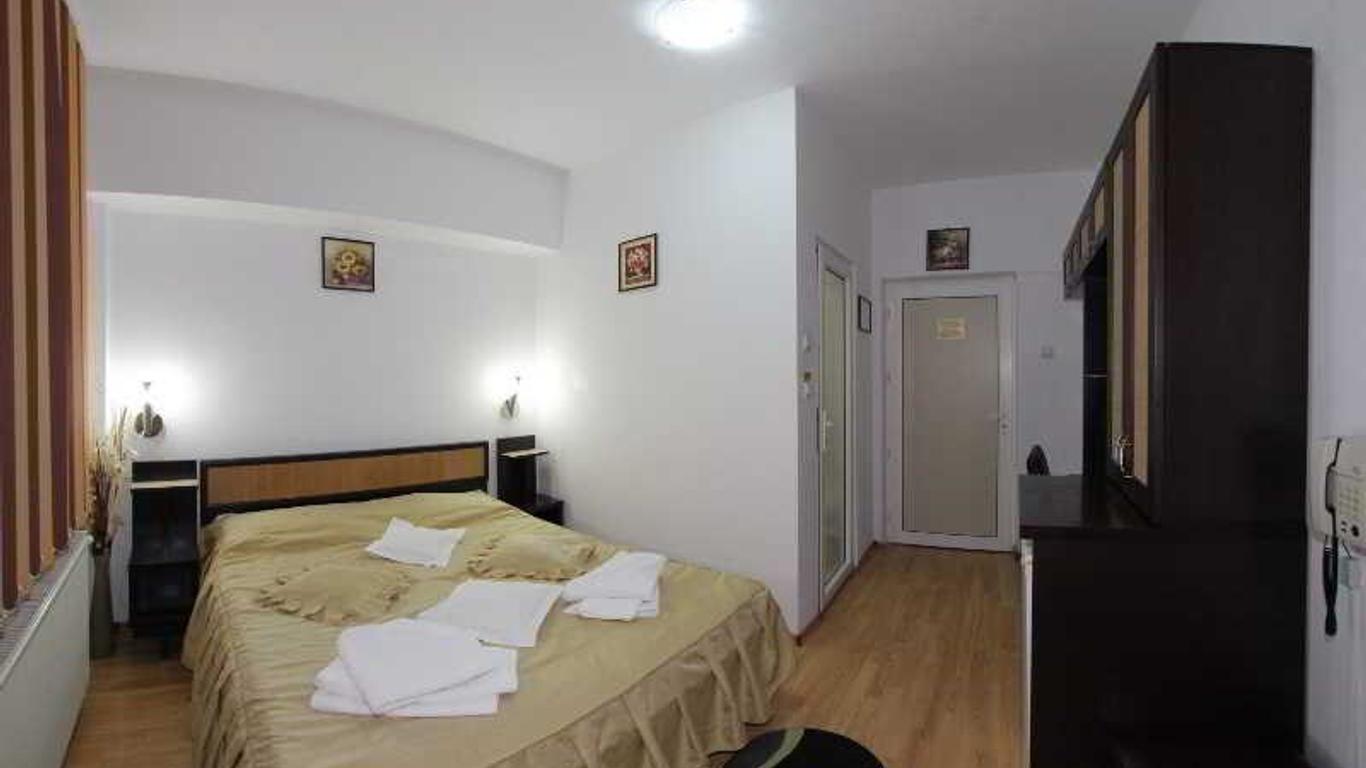 Villa Select